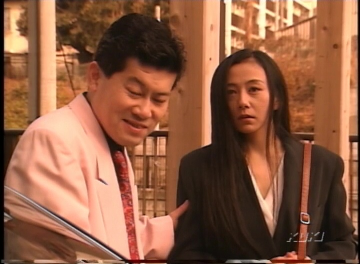 ある日、会いたくなかった元数学教師の山本が女教師の前に現れる