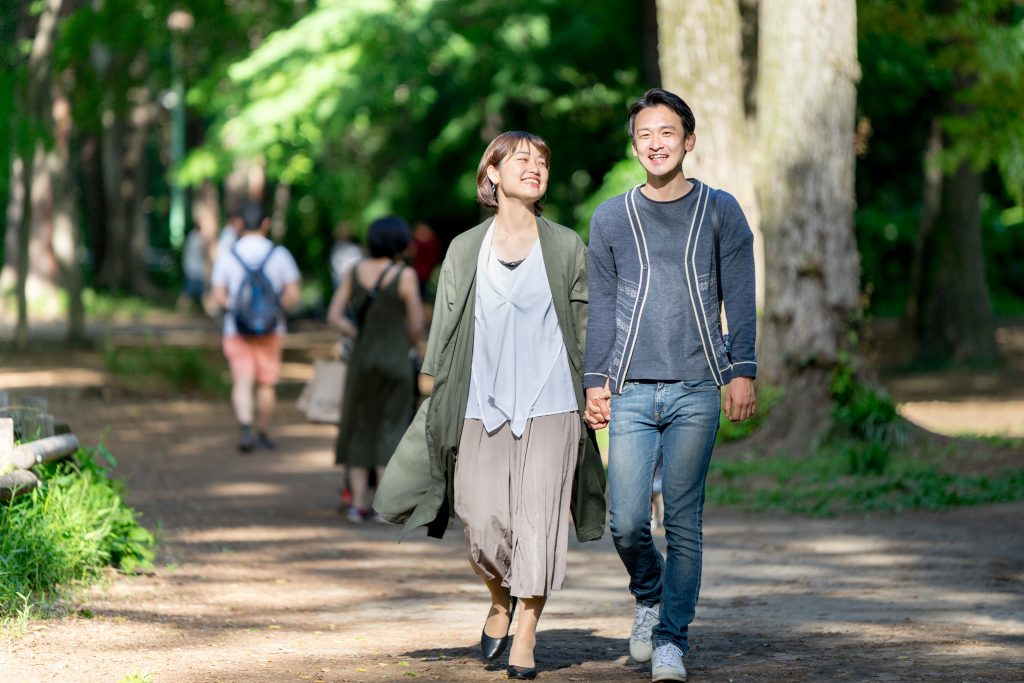 もしもマッチングが成功したあかつきには、公園を散歩したあとで近くのホテルにしけこみしっぽり。脳内がエロで満たされている私はすぐにスケベな妄想をしてしまう