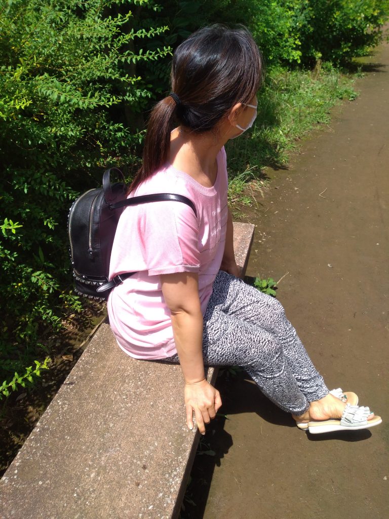 実年齢は48歳とのことだったが、実際はもっと若く見える。本文中でも書いたが、タレントの中川翔子が15歳年齢を重ねた感じのルックス